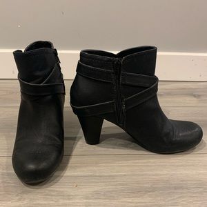 Naturalizer boots 9